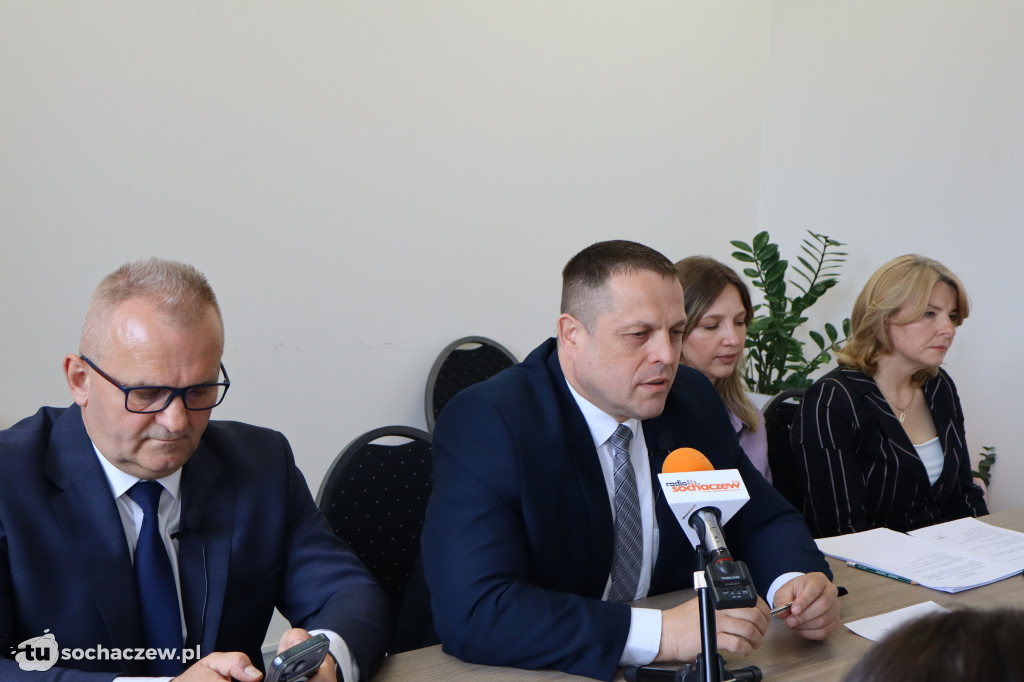 Brochów: zmiana skarbnika, radni nie kryli wzruszenia