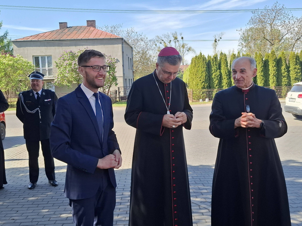 Biskup Osial z wizytą w Rybnie
