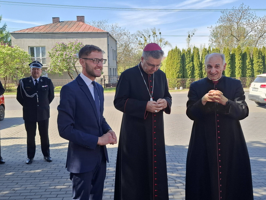 Biskup Osial z wizytą w Rybnie