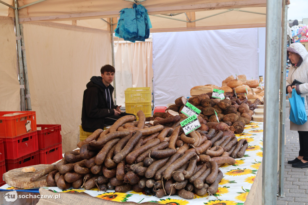 Plac Kościuszki: pojawiły się stoiska, ruszył festiwal