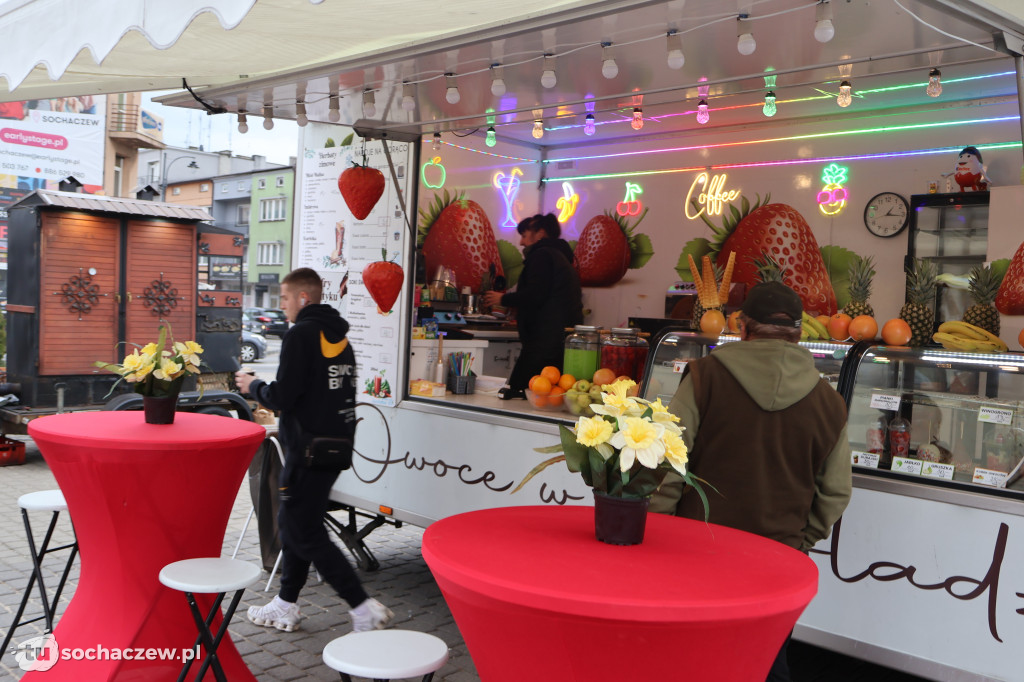 Plac Kościuszki: pojawiły się stoiska, ruszył festiwal