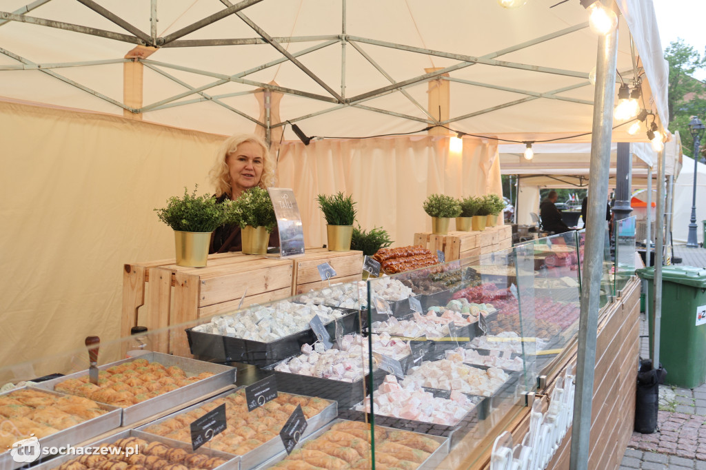 Plac Kościuszki: pojawiły się stoiska, ruszył festiwal