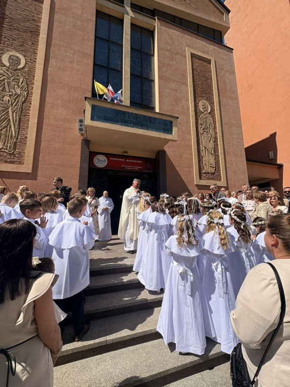 Sezon I Komunii Św. trwa