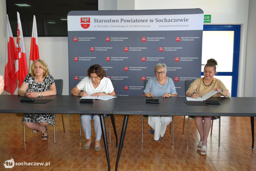 Kolejne placówki powiatowe ze sprzętem medycznym