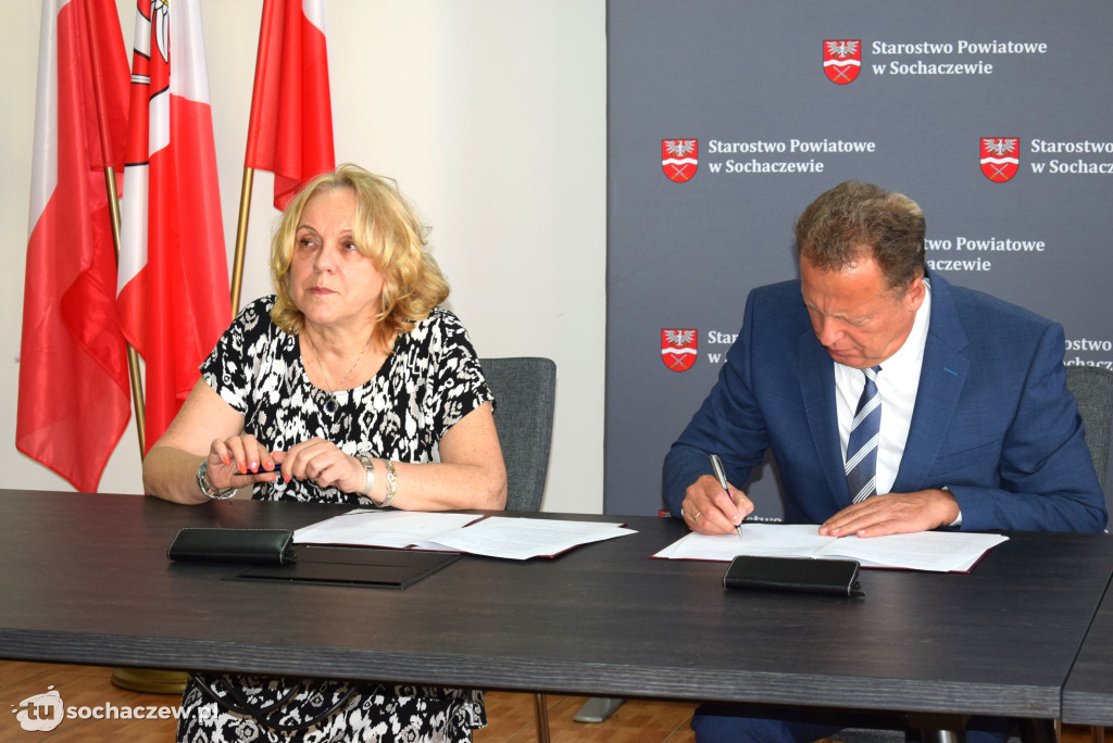 Kolejne placówki powiatowe ze sprzętem medycznym