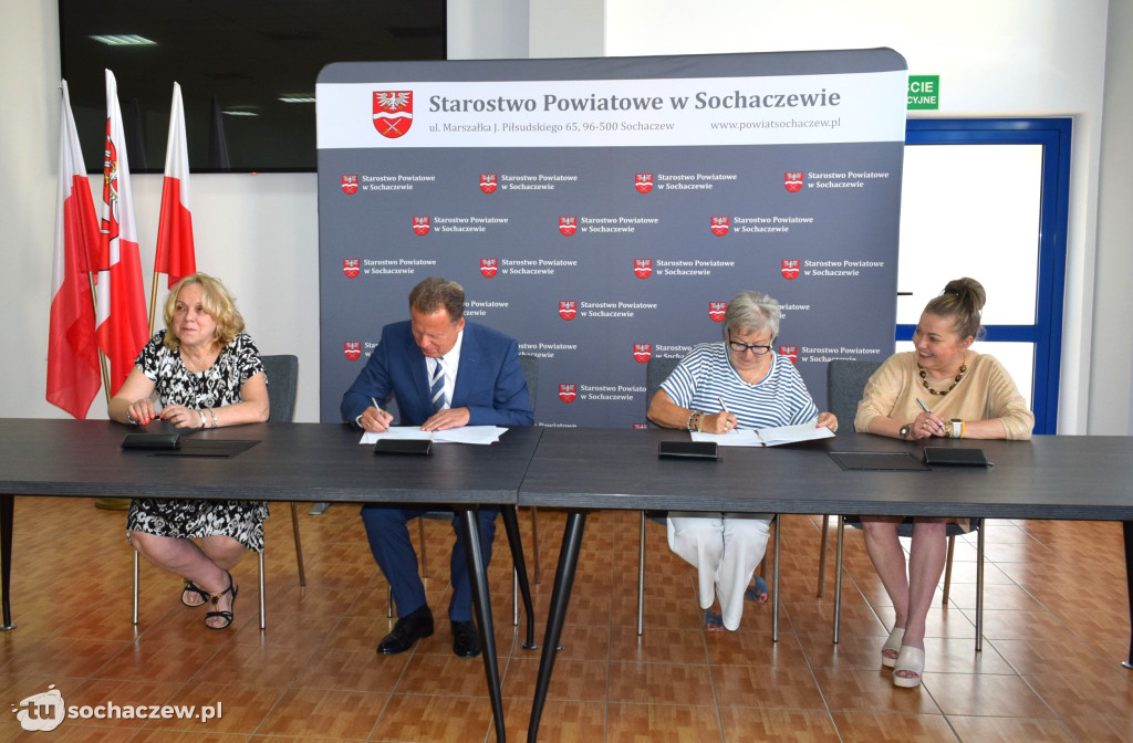 Kolejne placówki powiatowe ze sprzętem medycznym