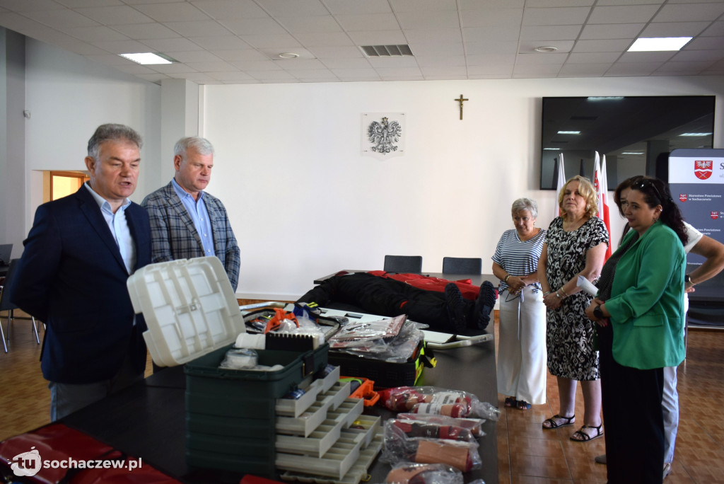 Kolejne placówki powiatowe ze sprzętem medycznym