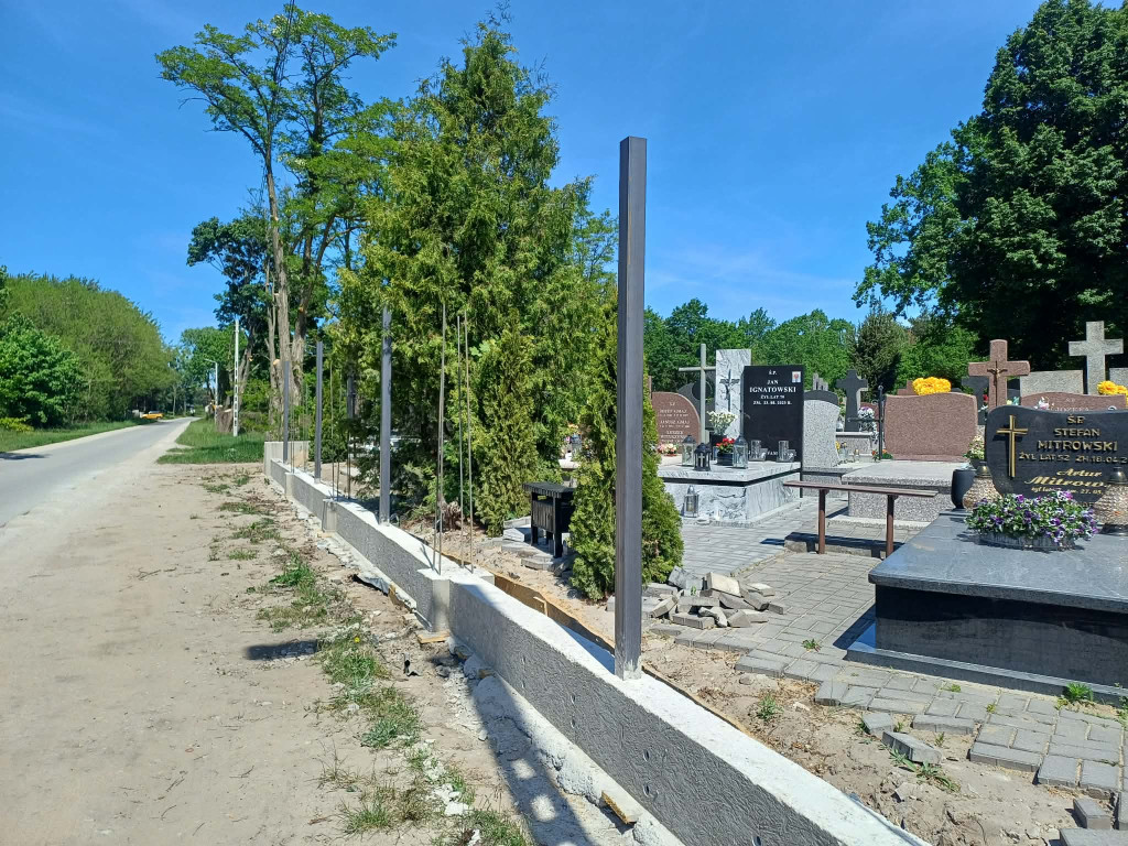 Remont ogrodzenia cmentarza w Juliopolu