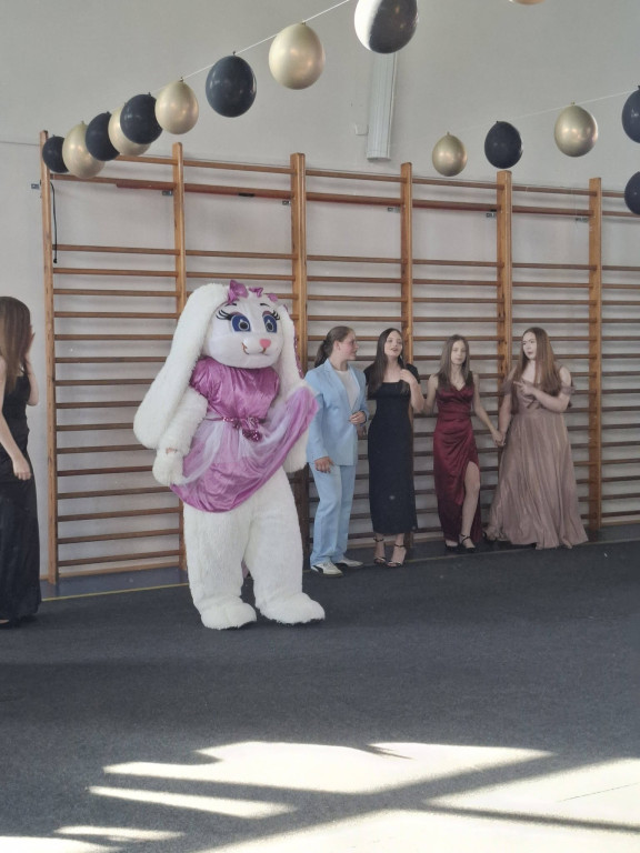Bal ósmoklasisty w Rybnie