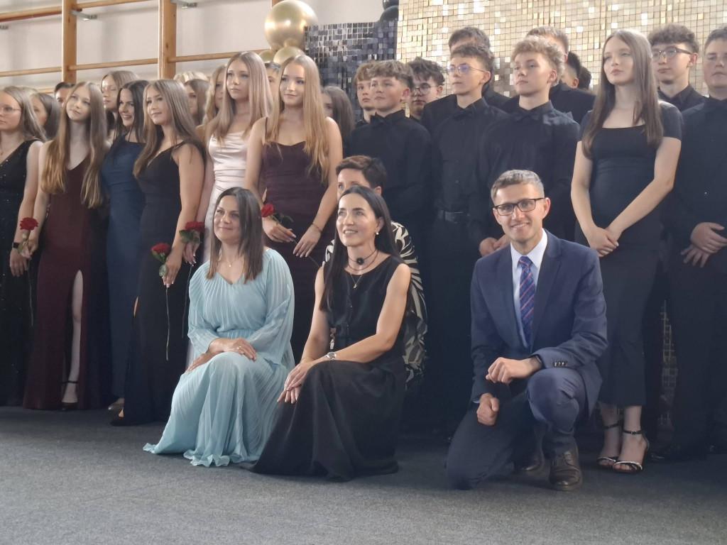 Bal ósmoklasisty w Rybnie