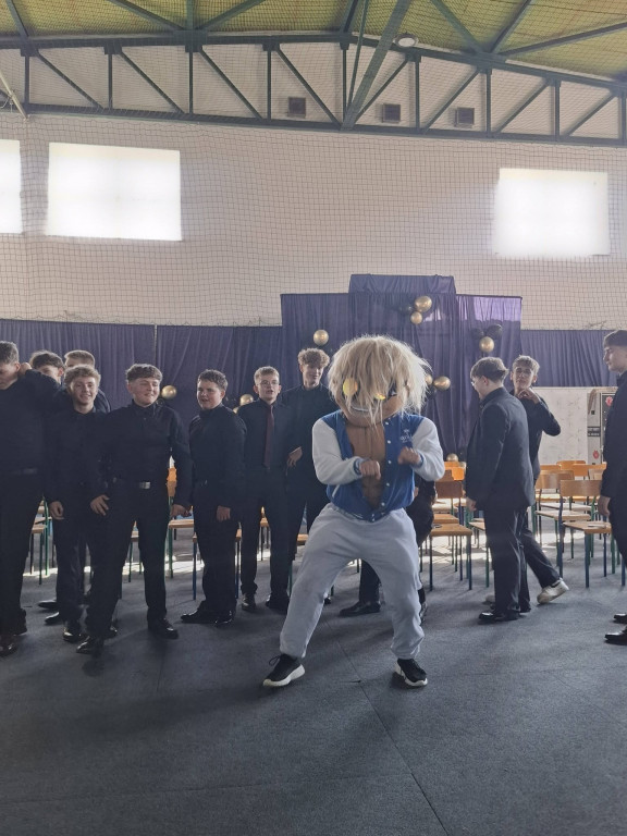 Bal ósmoklasisty w Rybnie