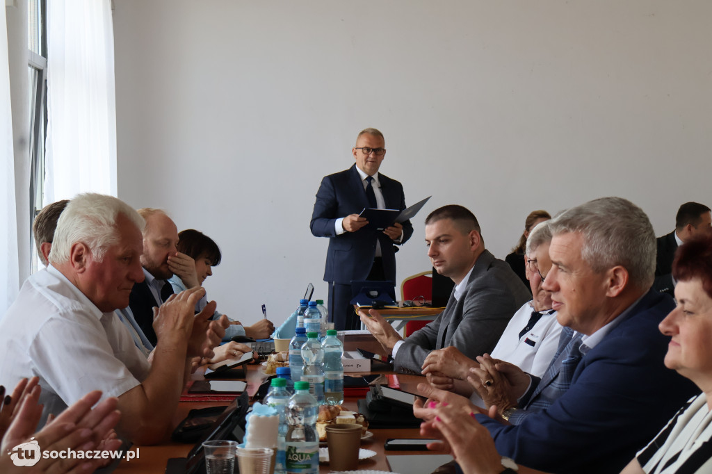 Brochów: wójt Piotr Szymański z absolutorium i wotum zaufania