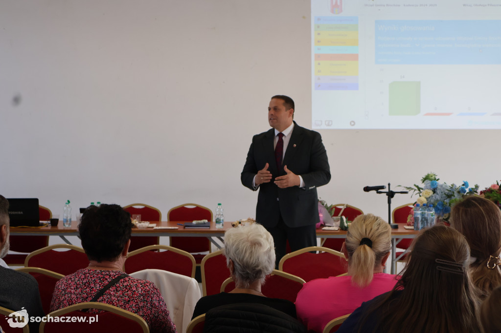 Brochów: wójt Piotr Szymański z absolutorium i wotum zaufania