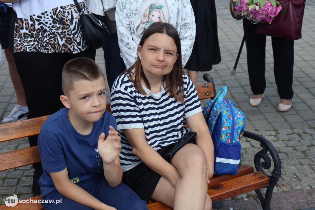 Tłumy przy Bonifacym. Sochaczew świętował odsłonięcie figurki