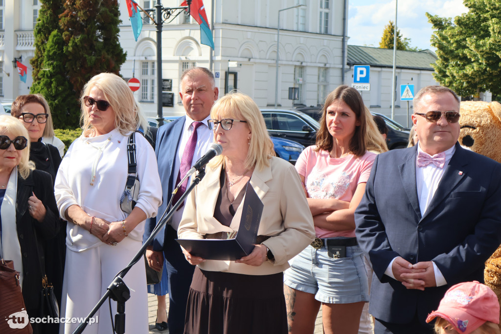 Tłumy przy Bonifacym. Sochaczew świętował odsłonięcie figurki