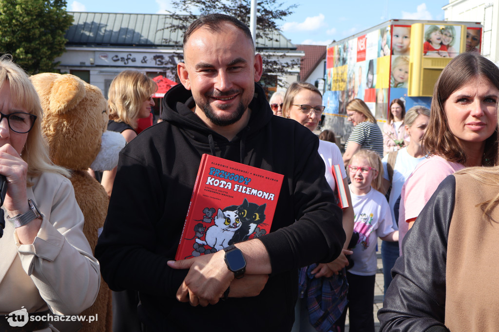 Tłumy przy Bonifacym. Sochaczew świętował odsłonięcie figurki