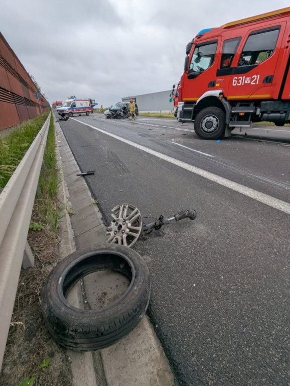 Zderzenie ciężarówki z osobówką na DK 92