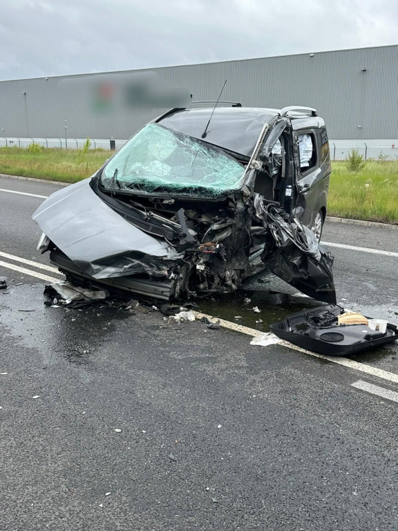 Zderzenie ciężarówki z osobówką na DK 92