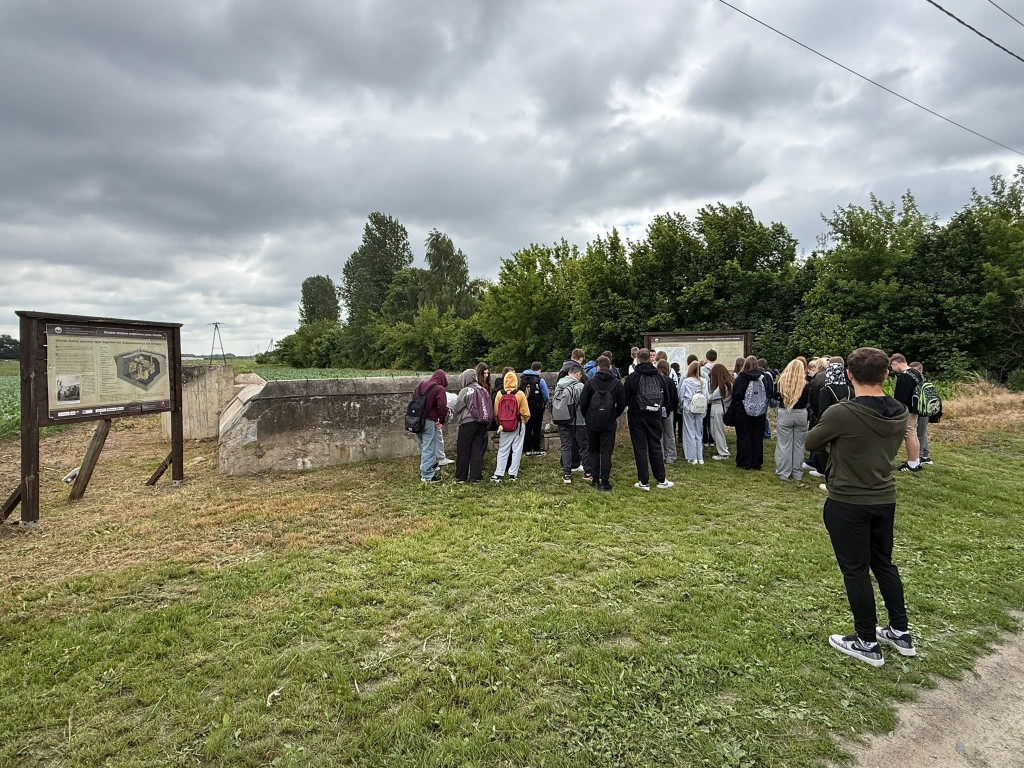Żywe lekcje historii w schronach