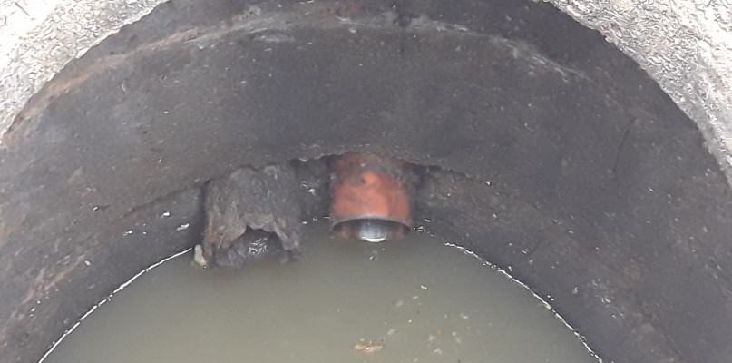 Ścieki sanitarne w deszczówce na Chopina. Kary mogą być dotkliwe