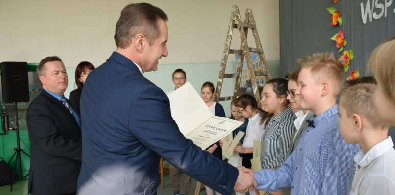 Stypendia ratusza rozdane. 44 najlepszych uczniów w mieście