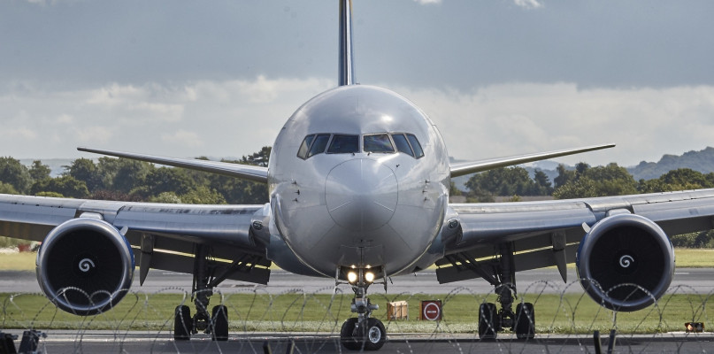 Lotnisko Baranów, Teresin, Wiskitki. Jest graficzny plan portu