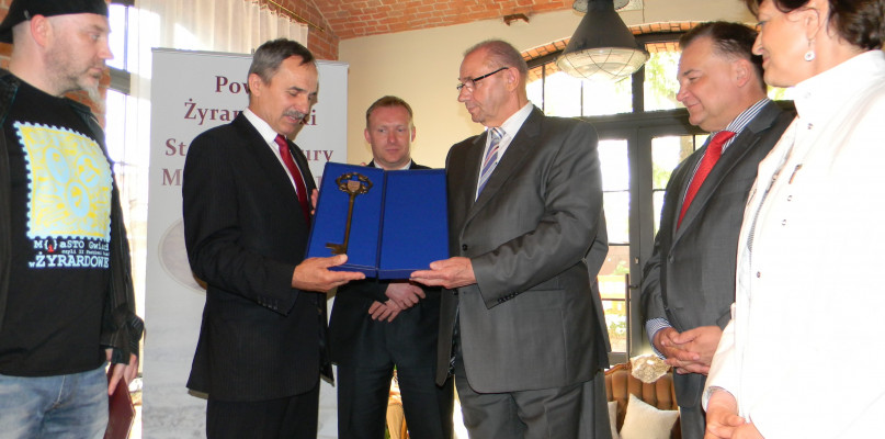 Zdjęcie z czerwca 2011 rok - gdy powiat żyrardowski pierwszy raz był stolicą.  Źródło Internet