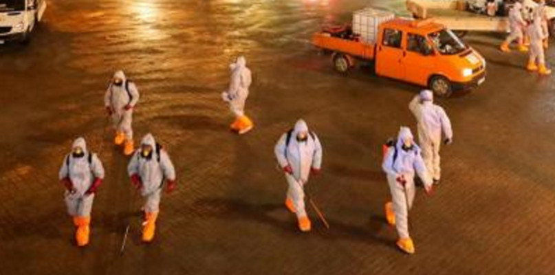 Nocna dezynfekcja Sochaczewa. Umyją chodniki i alejki