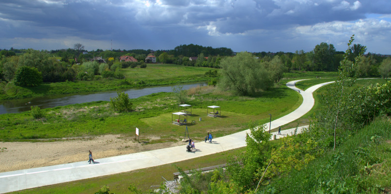 Bulwary Sochaczew. Rekreacyjny zwrot ku rzece czy kraina betonu?