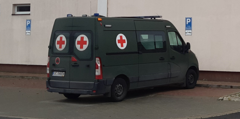 Karetka wymazowa i 17 żołnierzy na ulicach, czyli covidowa rzeczywistość w Sochacz