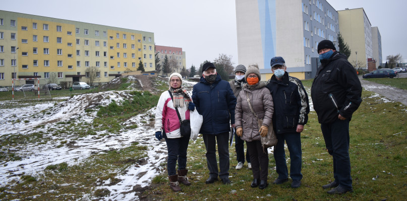 Tor niezgody na osiedlu przy 600-lecia. Mieszkańcy bronią, prezes odpowiada