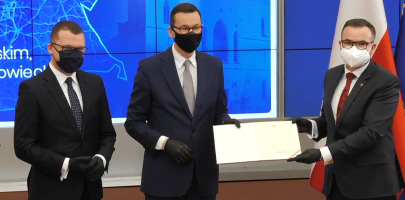 Wiskitki z aktem nadania praw miejskich. Wójt stał się burmistrzem