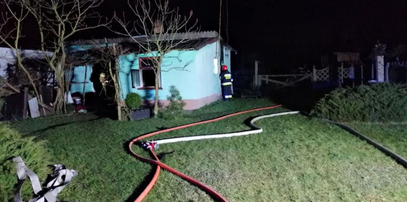 Kamion Mały: pożar budynku. Poparzony właściciel trafił do szpitala 