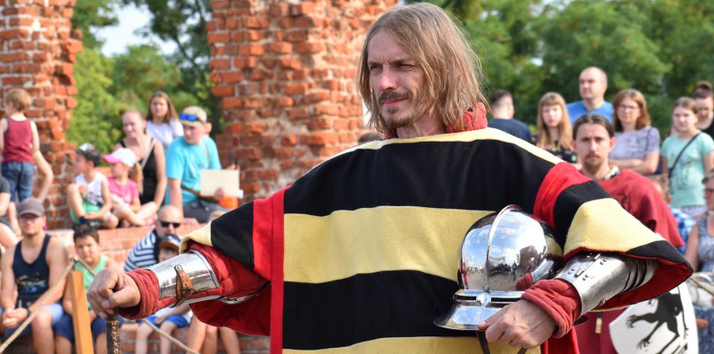 Zawisza Czarny powrócił na zamek już po raz 11. Dopisali goście i pogoda VIDEO