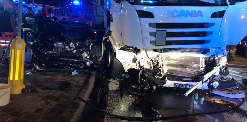 Groźny wypadek pod Ożarowem Mazowieckim. Dwie osoby poszkodowane