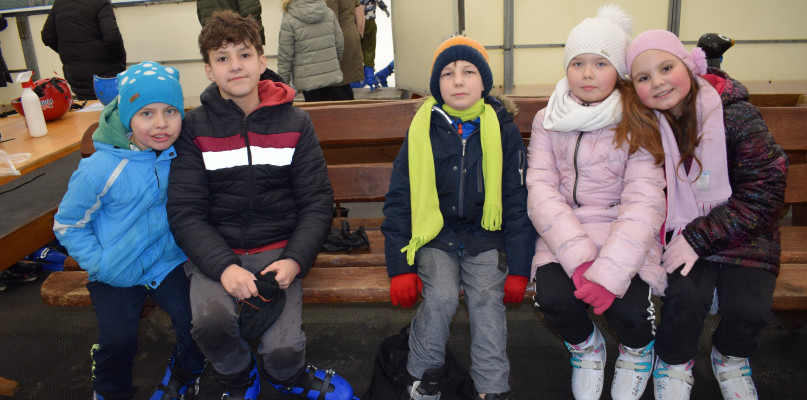 Ferie na lodowisku, odwiedzają nas nawet dzieci z Baranowa