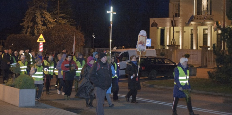 Nocne pielgrzymki z Miedniewic do Niepokalanowa, najbliższa wyjątkowa