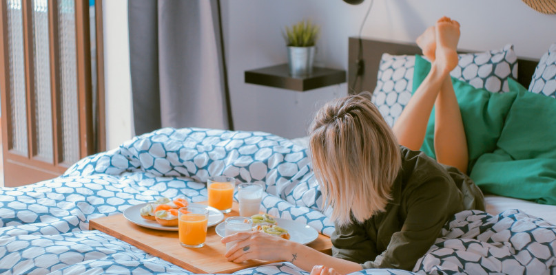 Była na chorobowym a niosła krzyż na procesji. Jak ZUS sprawdza co robimy na...