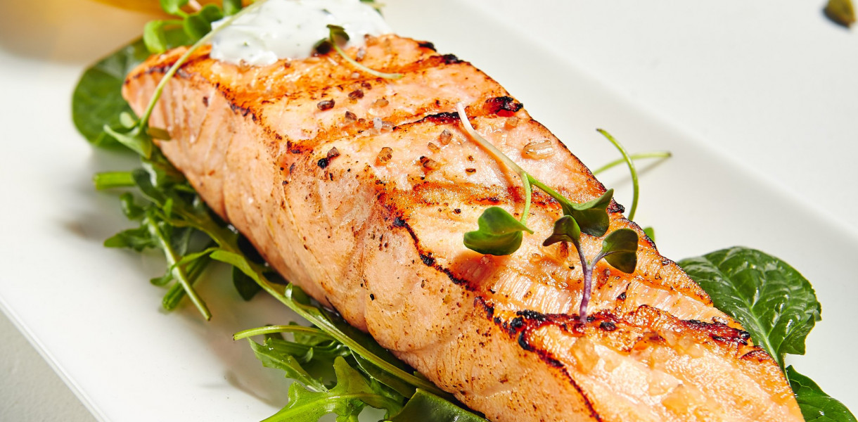 Przepisy na pieczonego łososia – urozmaicenie Twojej diety