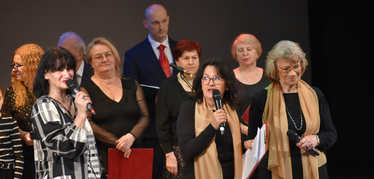 8. Seniorów Kolędowanie w SCK, wystąpili seniorzy z całego powiatu sochaczewskiego