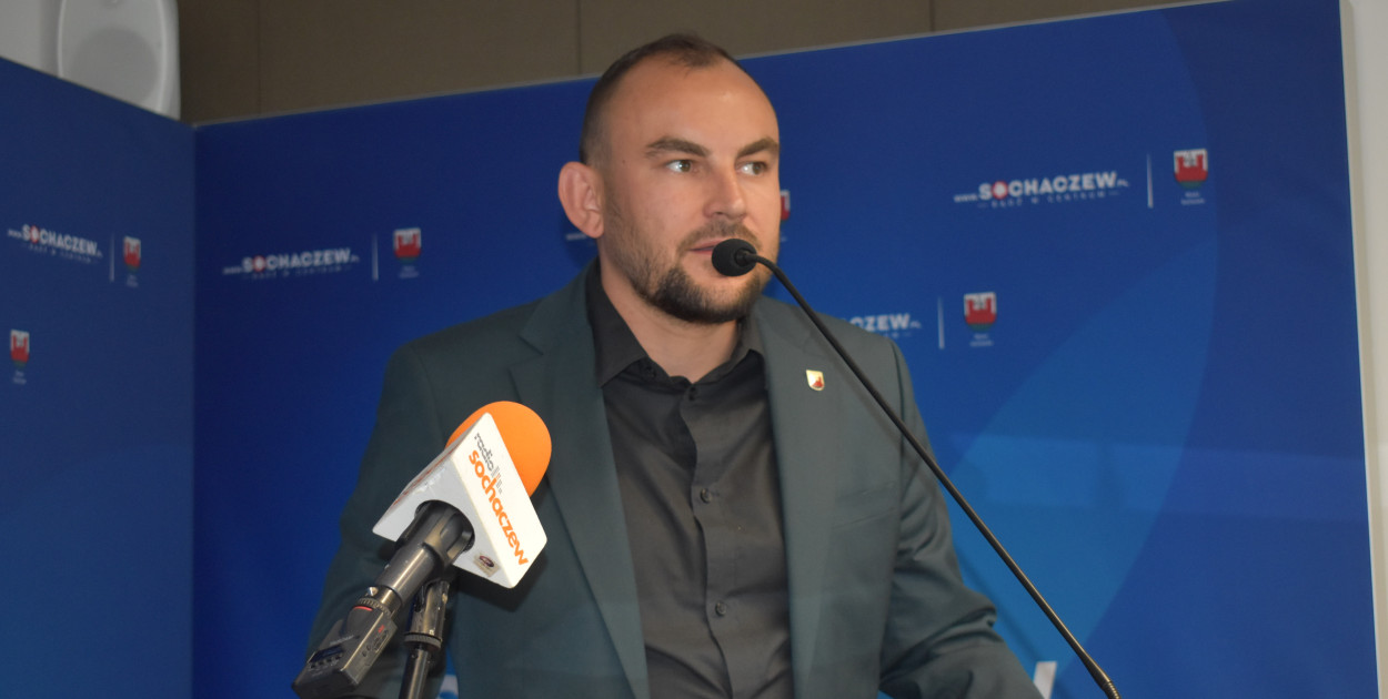 Burmistrz Daniel Janiak z ustalonym wynagrodzeniem