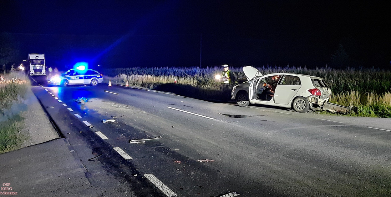 Wypadek na DK 50 w Janowie, kobieta w zaawansowanej ciąży trafiła do szpitala 