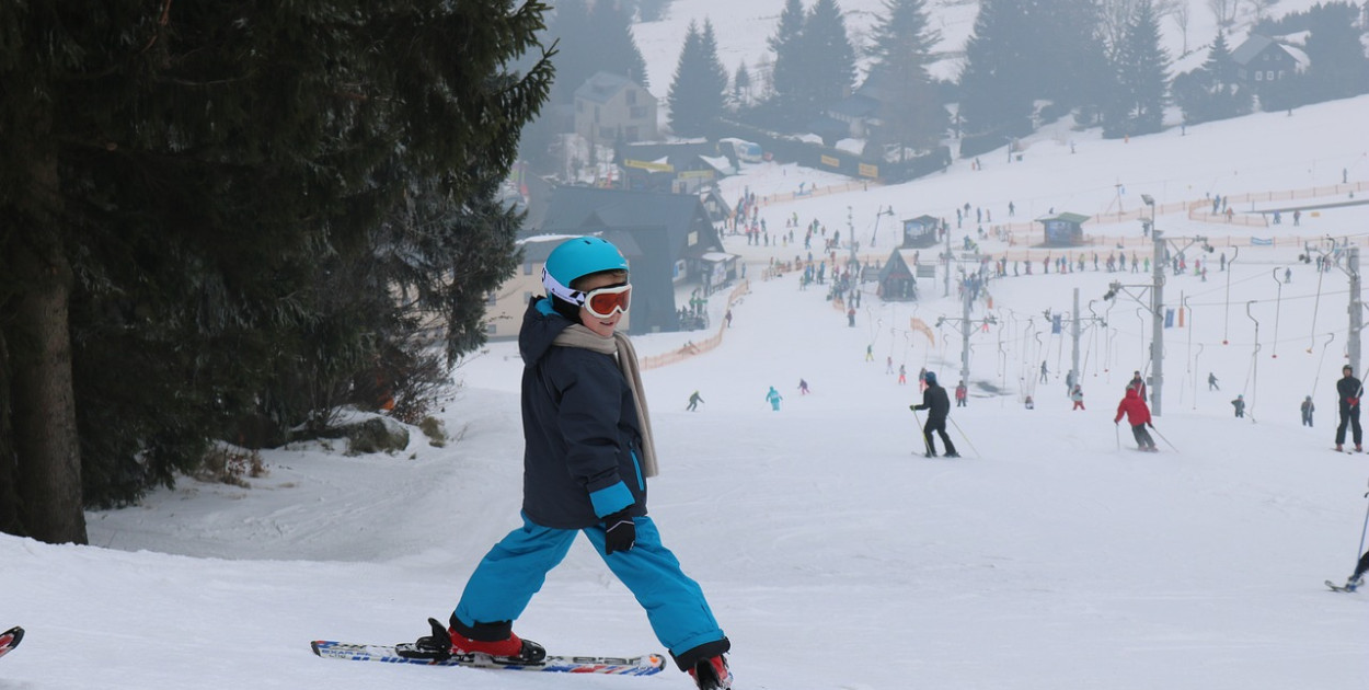 Ferie zimowe 2025 – znamy terminy! Uczniowie mogą być zaskoczeni zmianami