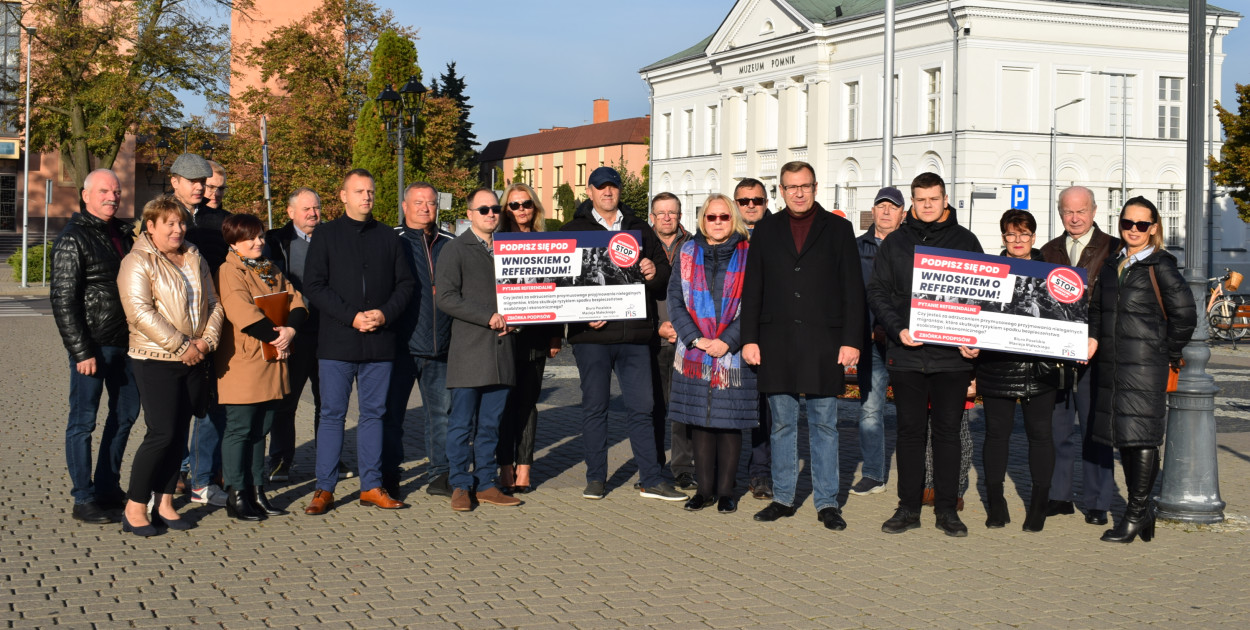 Konferencja na placu Kościuszki: PiS z wnioskiem o referendum