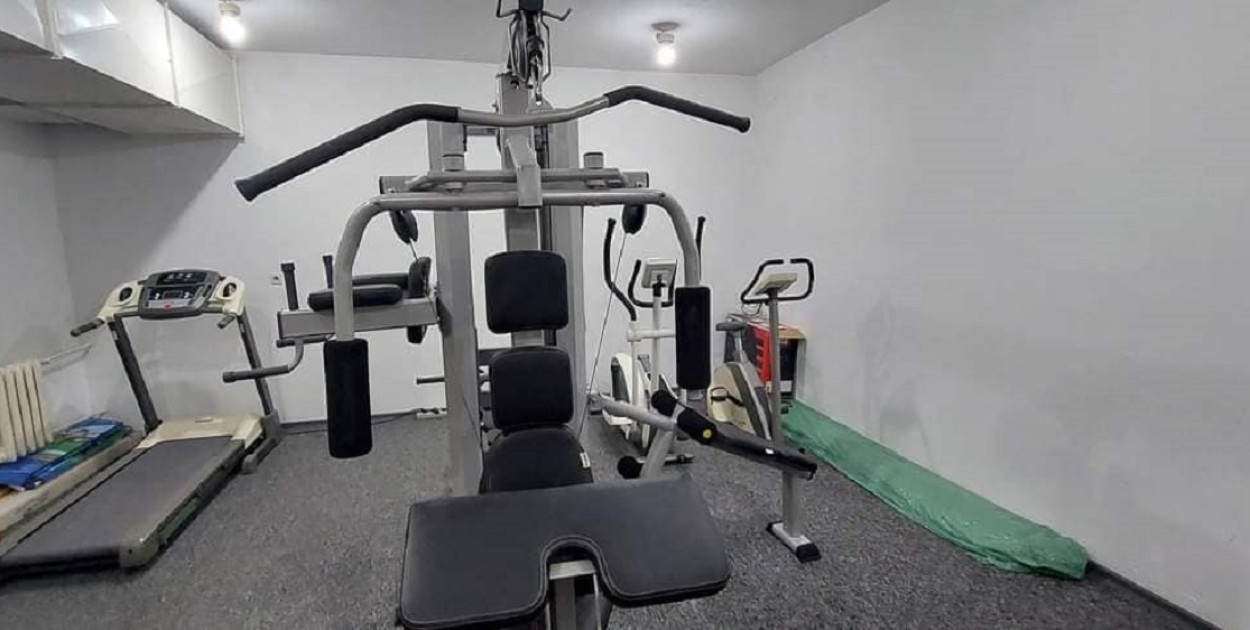 Siłownia w szkole w Rybnie już czynna. Korzystać może każdy