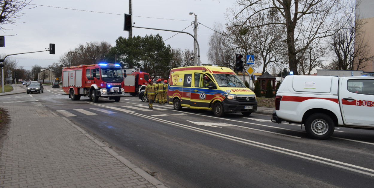 Trojanowska z 600-lecia: zderzenie dwóch osobówek [FOTO]