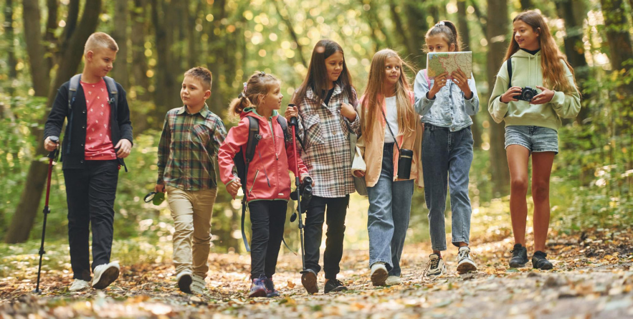 Chcesz zostać opiekunem na szkolnej wycieczce, a może wychowawcą na kolonii? Spraw