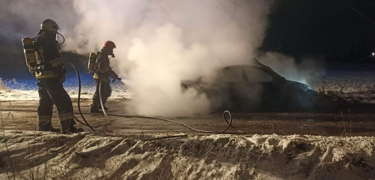Pożar auta w gminie Młodzieszynie