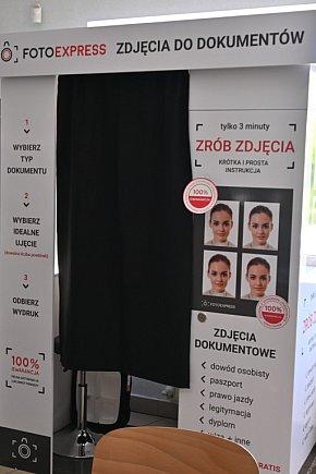 Sochaczew: w Starostwie stanęła fotobudka-15554