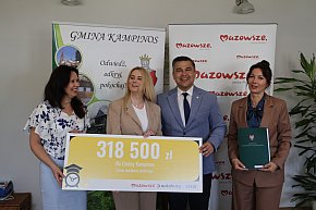 Nowy autobus szkolny dla Gminy Kampinos: podpisano umowę-15659